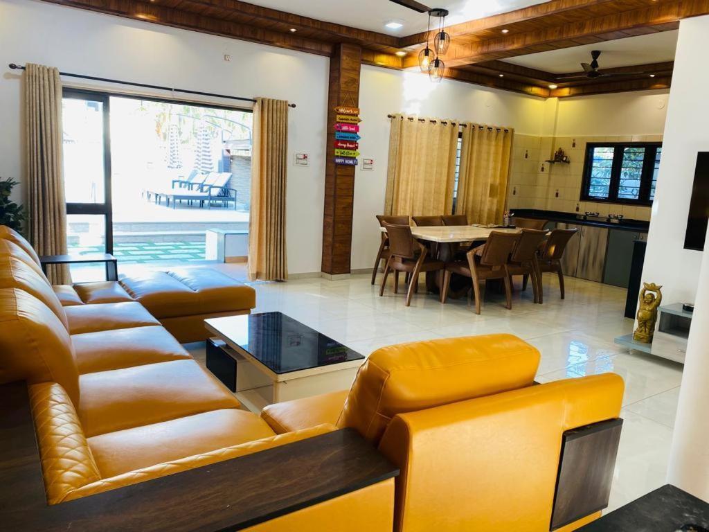 Aqua Villa Luxury Home Stay Лонавала Экстерьер фото